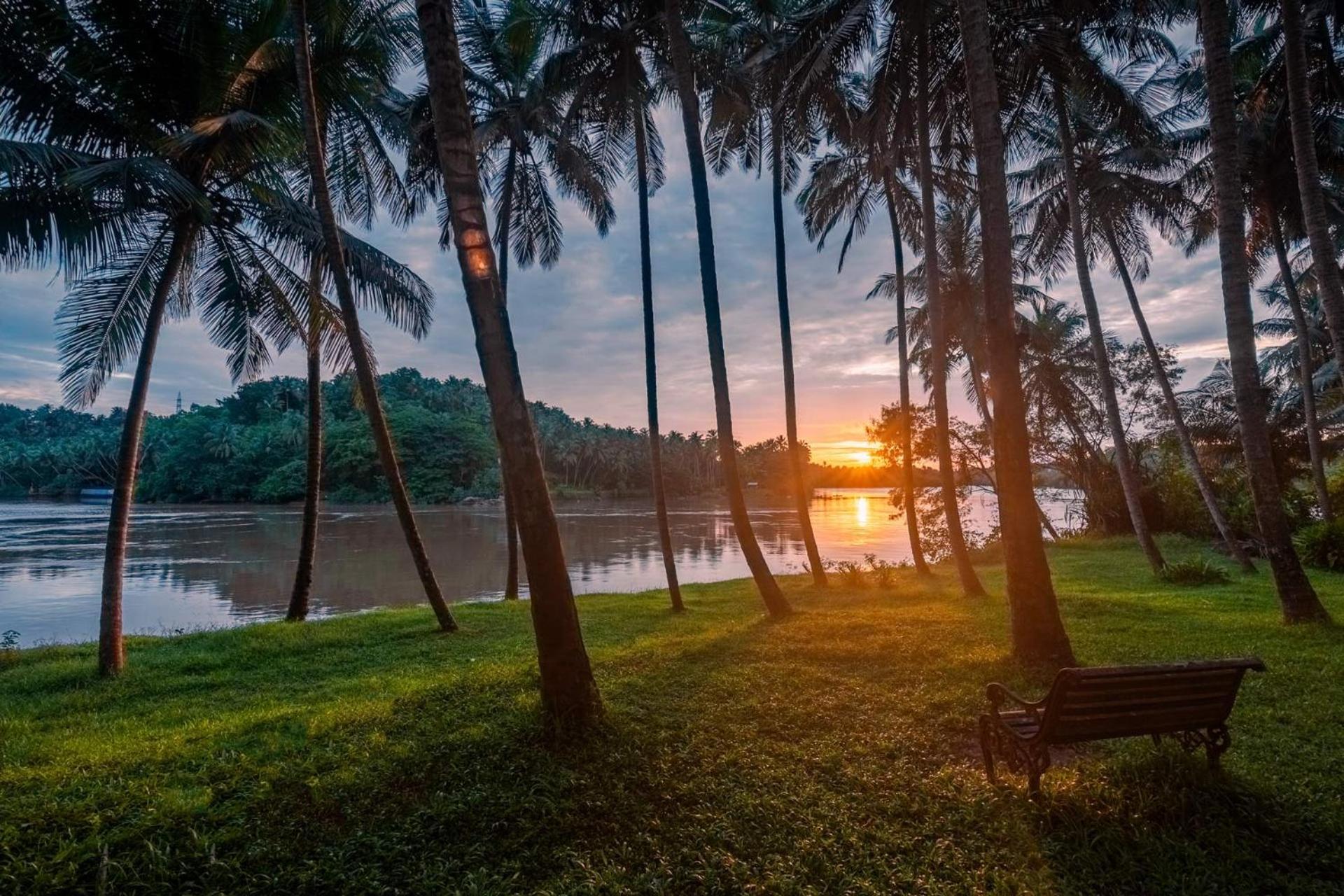 Stayvista At Toya Toya River View Kozhikode Exterior photo